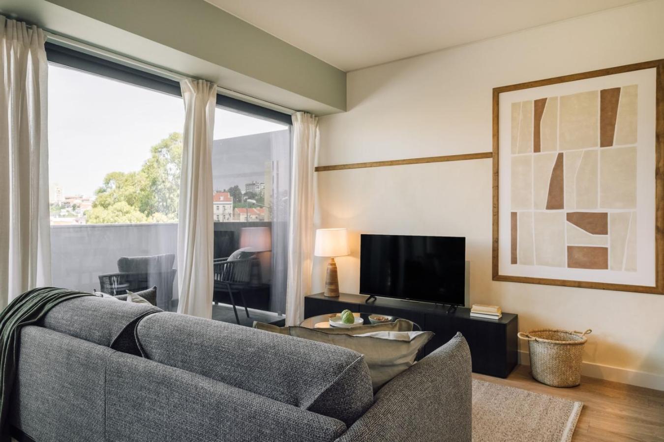 Areosa - 1 Bedroom In Parque Nacoes Apartment